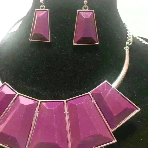 Necklace and More Shades of Purple - Picture 3 of 4